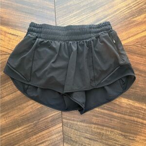lululemon hotty hot 2.5” short